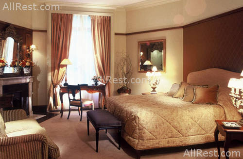 Hotel Le Royal Monceau 23